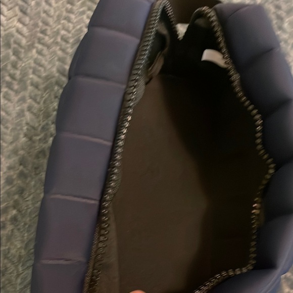 NWOT Navy PlushQuilted Toiletry Bag - Picture 5 of 6